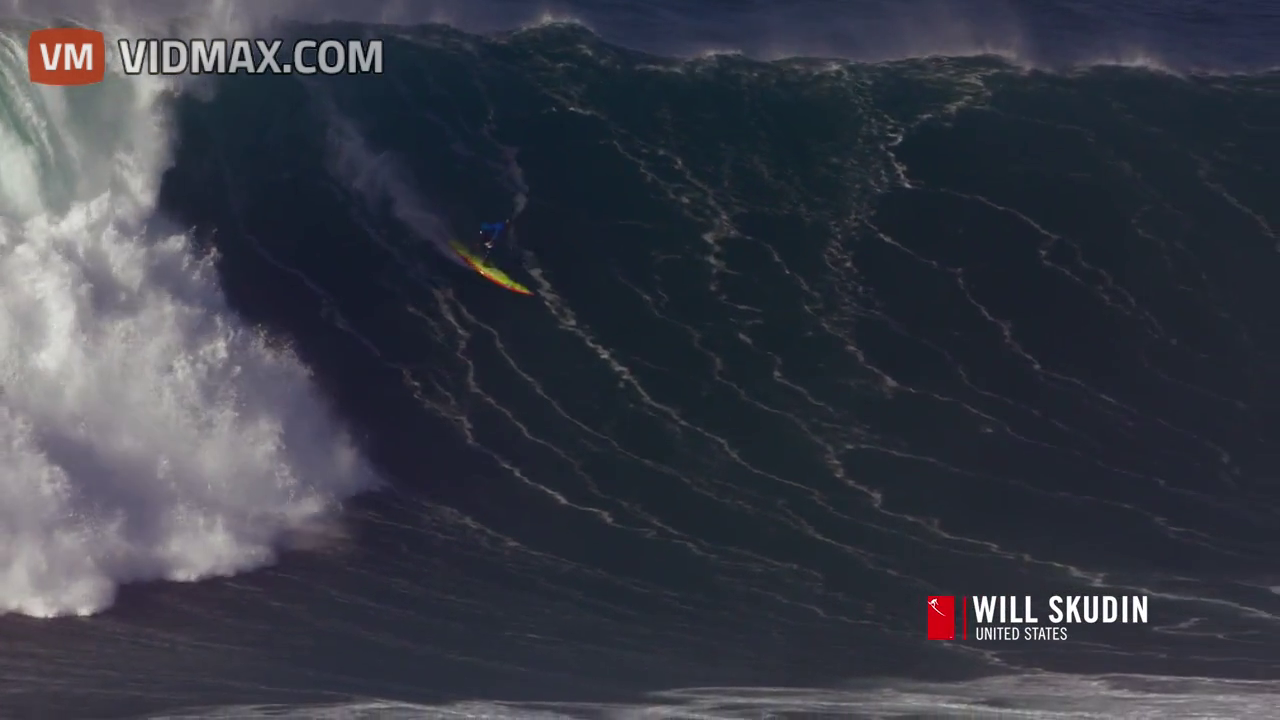 This Is The Largest Wave Ever Paddled At Nazare It S Seriously Massive