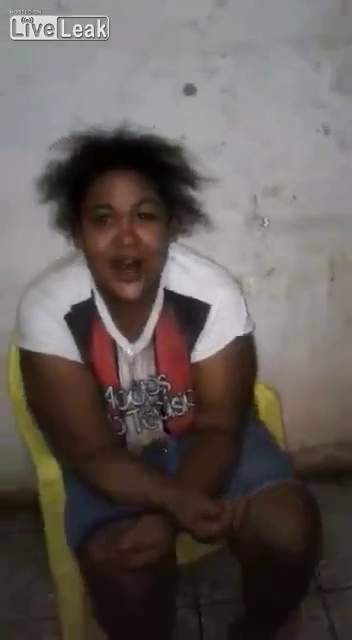THOU SHALL NOT STEAL! Brazilian Thief Gets Her Hands Beaten With Planks After Being Busted Stealing - Videos - VidMax.com 